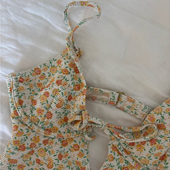 Billabong Ain’t She Sweet Bathing Suit Ditsy Floral - Picture 8 of 11